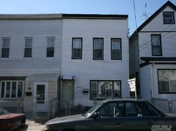9440 116th St, South Richmond Hill, NY 11419