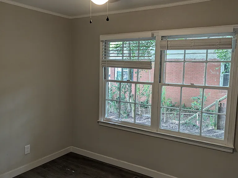 1709 Anderson St — Photo 17