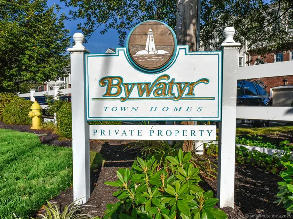 80 Bywater Lane #80, Bridgeport, CT 06605
