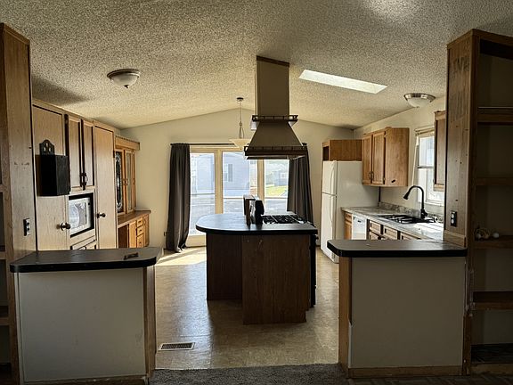 4th image of 317 Columbine Dr #113