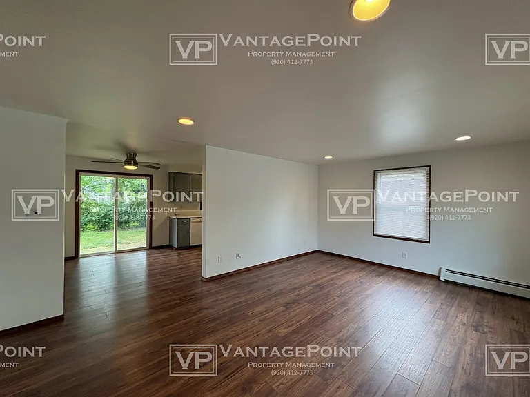 1713 Edgehill Dr — Photo 5