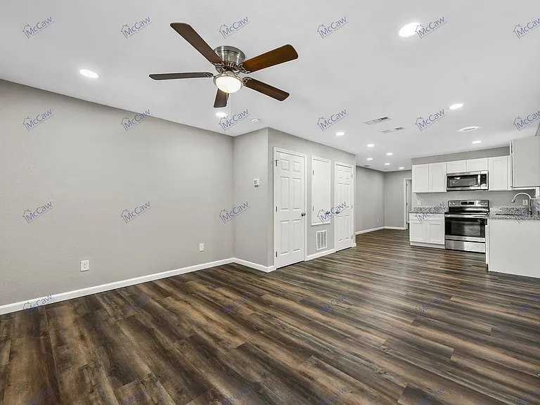 417 High School Ln — Photo 3