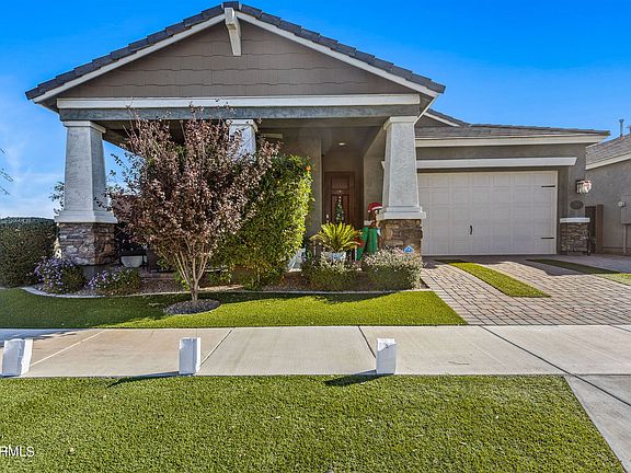 3rd image of 2701 S Wildrose