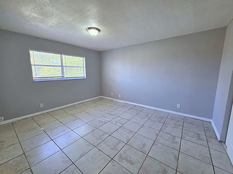 1441 NW 22nd St #20 — Photo 6