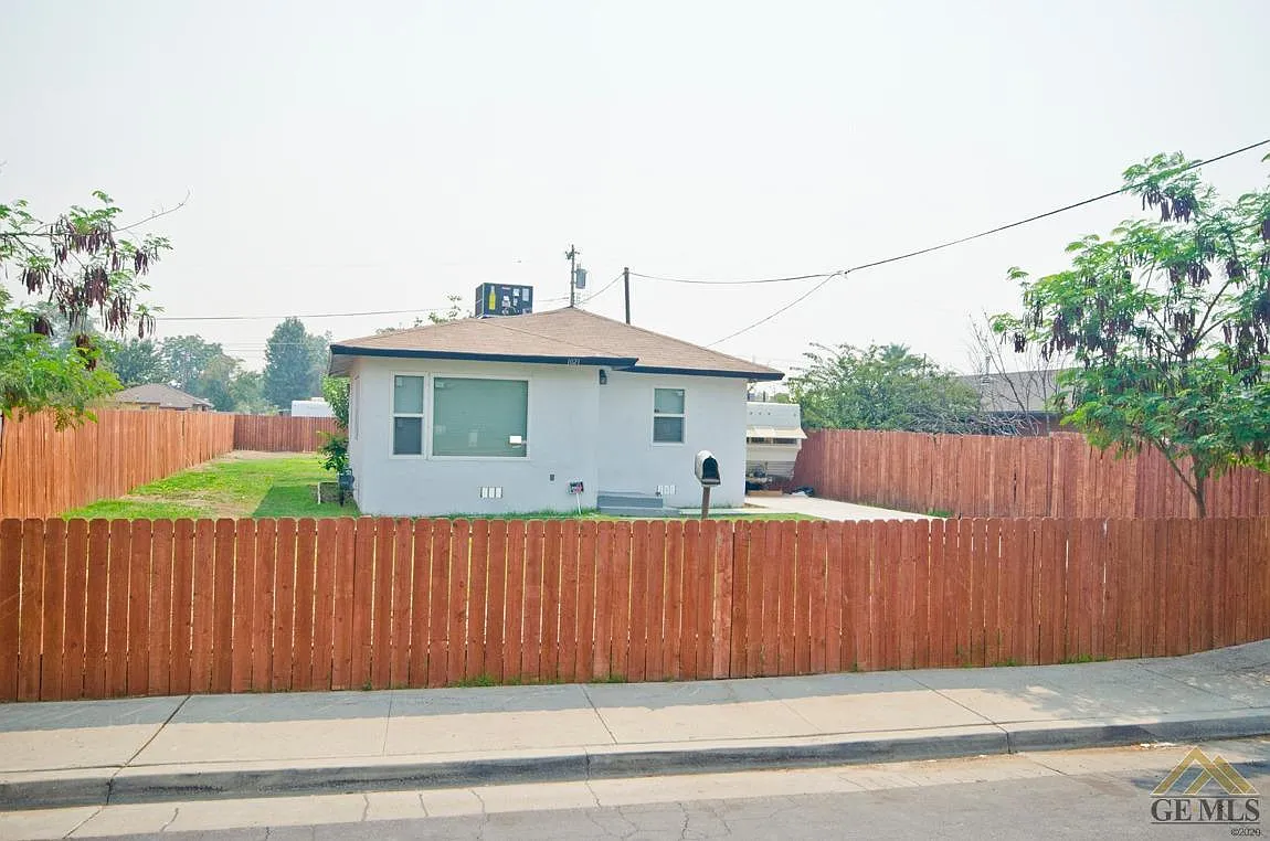 1021 S Brown St photo 1