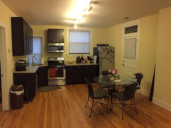 3rd image of 3719 N Leavitt St Unit 01