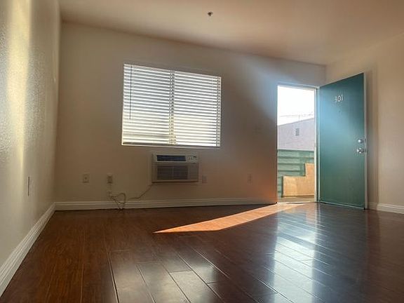 4th image of 1929 Echo Park Ave APT 301