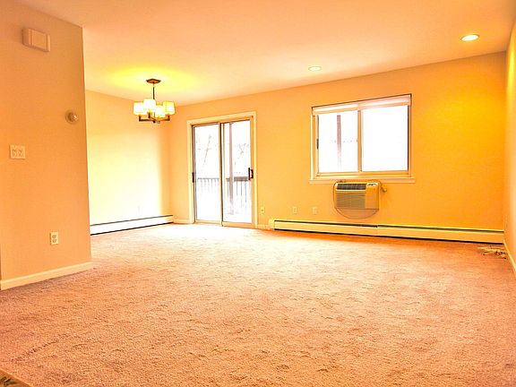 4th image of 336 Central Park Ave APT J8