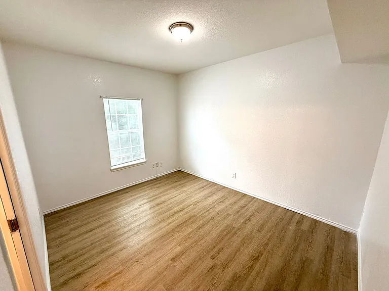 816 Rivas St — Photo 8