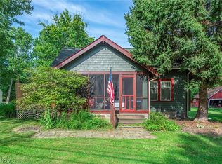 8424 Usher Rd, Olmsted Falls, OH 44138