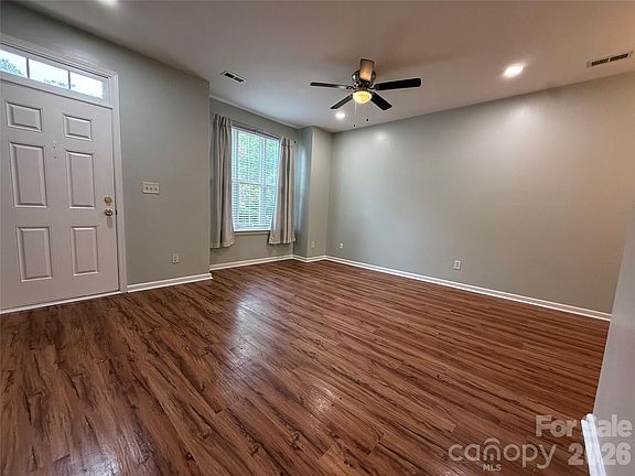 4th image of 8134 Kings Creek Dr