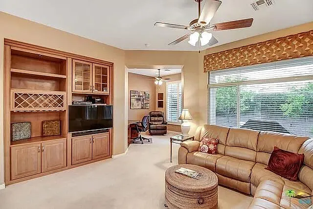 3 bed, 1909 sqft, $5,300 — Photo 4