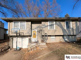 8822 Sprague Cir, Omaha, NE 68134