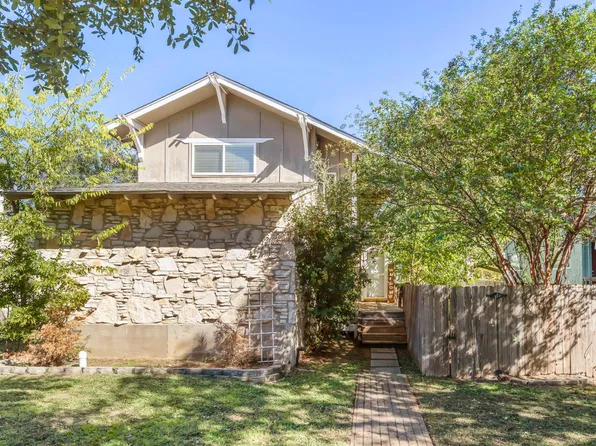 2805 Briarcreek Ct, Bryan, TX 77802