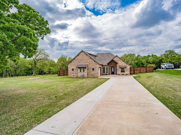 1093 Riverwood Trl, Cleburne, TX 76033