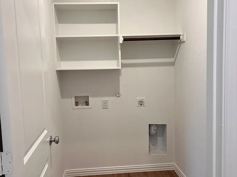 252 Ardsley Ln — Photo 10