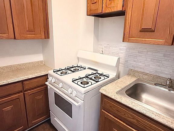 4th image of 1000 Clove Rd APT 6F
