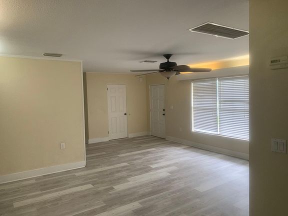 4th image of 2625 Valencia Dr