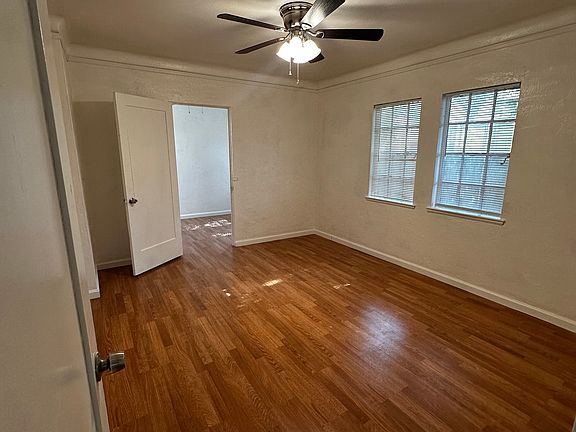 4th image of 712 W Yosemite Ave