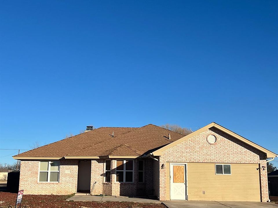 1st image of 1110 Deer Ct