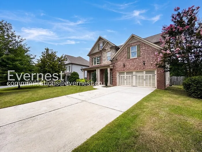 5 bed, 3.0 bath, 2951 sqft, $3,225 — Photo 2