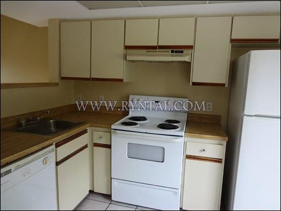 2nd image of 1937 Panama Dr APT 5