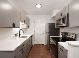 2000 N Garland Ave #71, Fayetteville, AR 72703