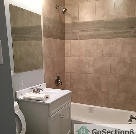 5th image of 626 E 144th Pl
