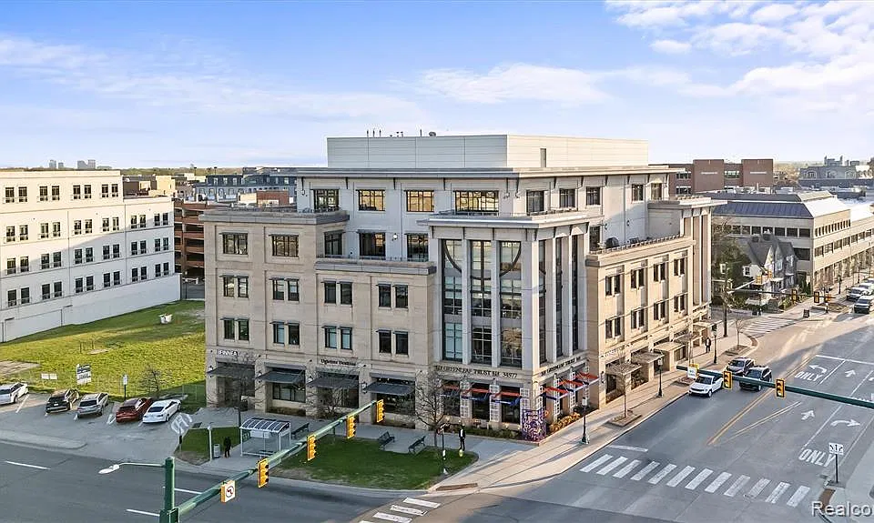 34977 Woodward Ave #450