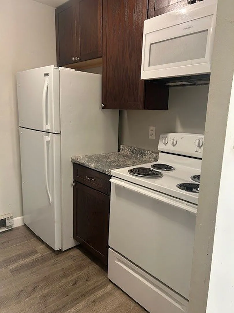 Somers Apartments — Photo 4