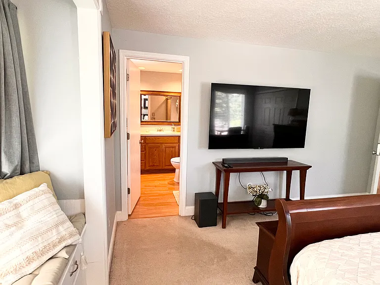 10024 SW 36th Ct — Photo 9
