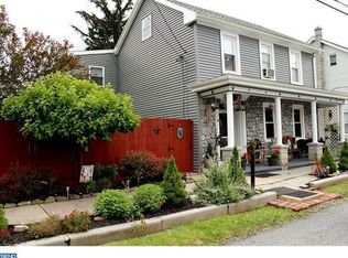 54 Main St, Womelsdorf, PA 19567