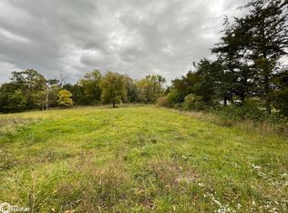 401 E Lodwick St, Mystic, IA 52574