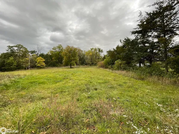 401 E Lodwick St, Mystic, IA 52574