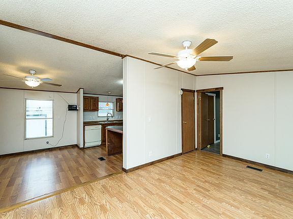 4th image of 10 Park Dr NW