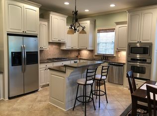 3825 Chateau Cv, Ocean Springs, MS 39564