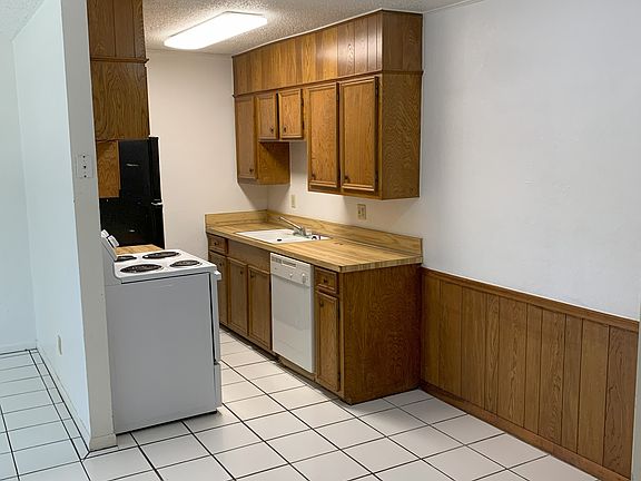 2nd image of 209 Hardy Ave #2