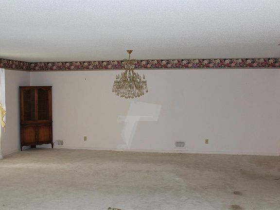 3rd image of 231 Willowwood Ln