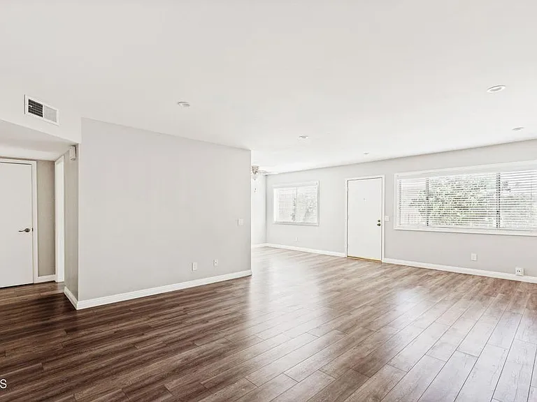 460 E Cypress Ave #C — Photo 1