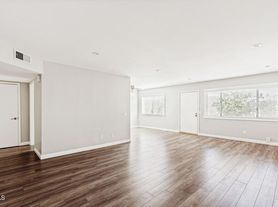 460 E Cypress Ave, Burbank, CA