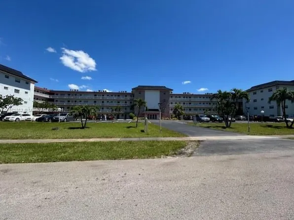 4140 NW 44th Ave APT 305, Lauderdale Lakes, FL 33319