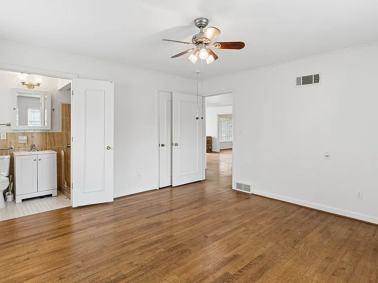 1108 Larchmont Ln — Photo 38