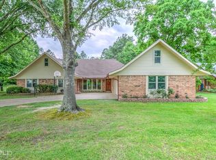 104 S Meadow Ln, Haughton, LA 71037