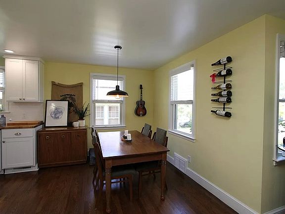 4th image of 303 W Hampton Ave