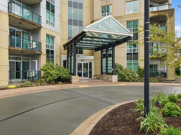 2677 Gladstone St #807, Halifax, NS B3K 0A3