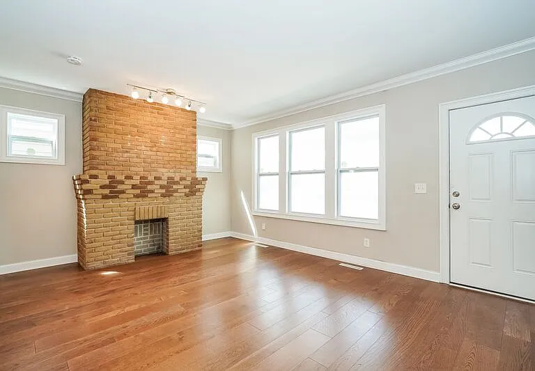 764-766 Kelton Ave #766 — Photo 5