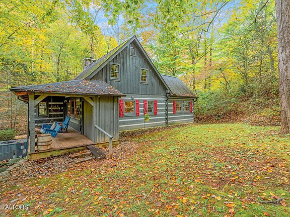 2nd image of 205 Tobby Hollow Ln
