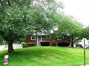 2nd image of 292 Candlebrook Rd