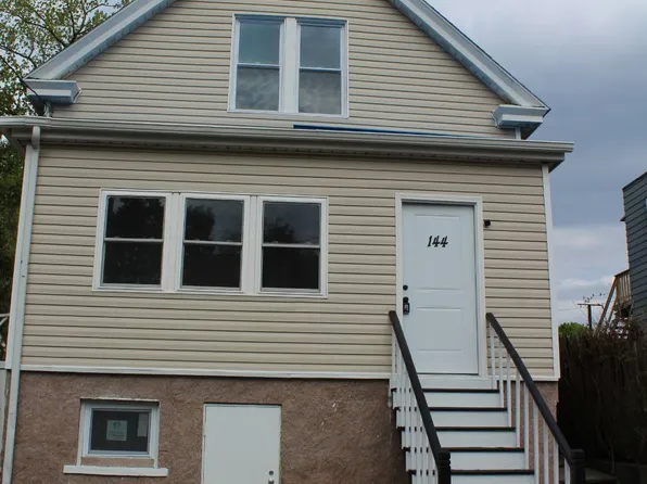 144 Hawk St S, Albany, NY 12202