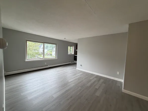 7111 E Main St #3D, Torrington, CT 06790
